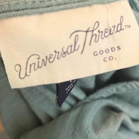 LIGHT green top - Picture 3 of 3